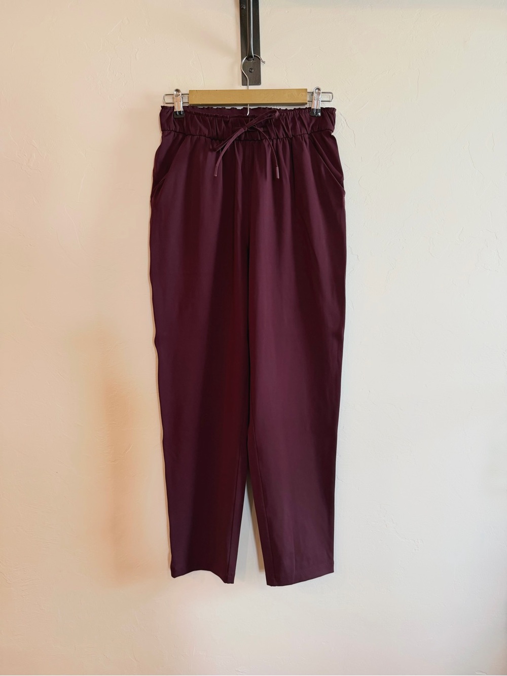Lululemon Keep Moving Pant 7/8 HR *Cassis